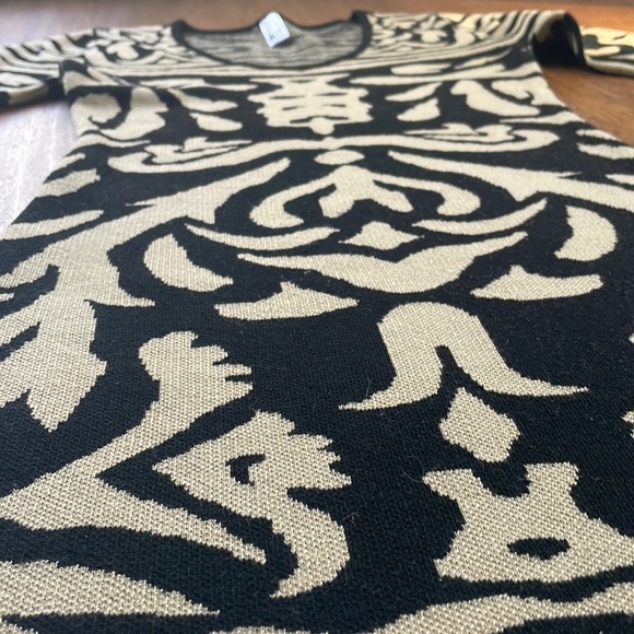 Azur Collections, Bold black & cream print, body con sweater dress, Size L - Picture 3 of 12